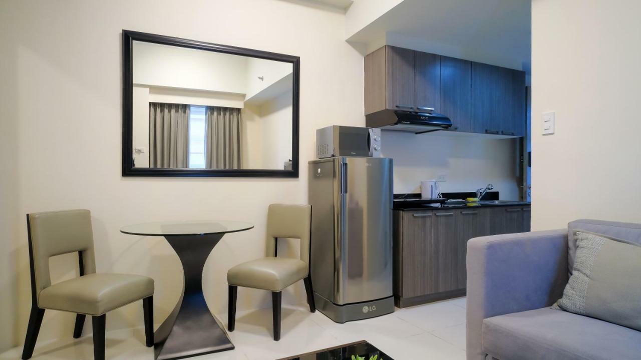 Currency Serviced Suites Manila Exterior foto